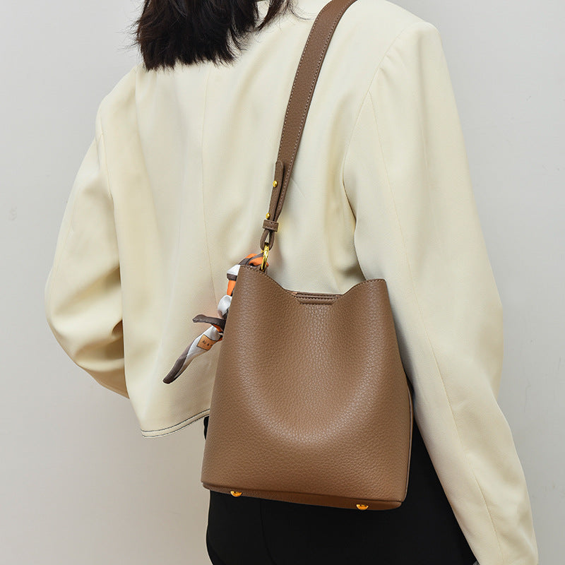 ACCESORIES & BAGS